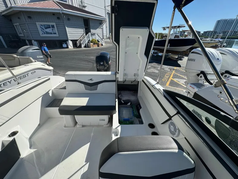 Slide: The Image of Monterey M-205 2020 - 12