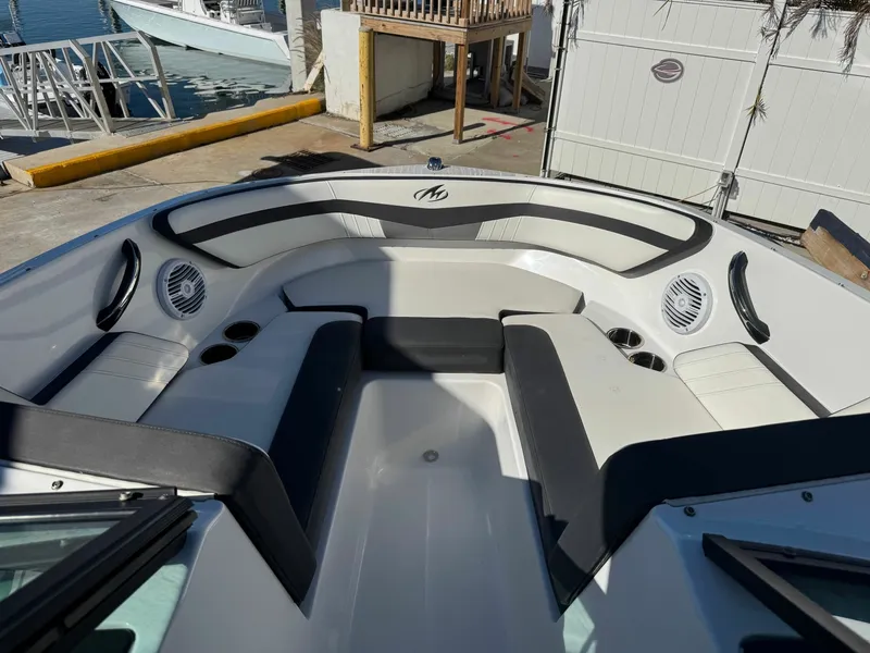 Slide: The Image of Monterey M-205 2020 - 23