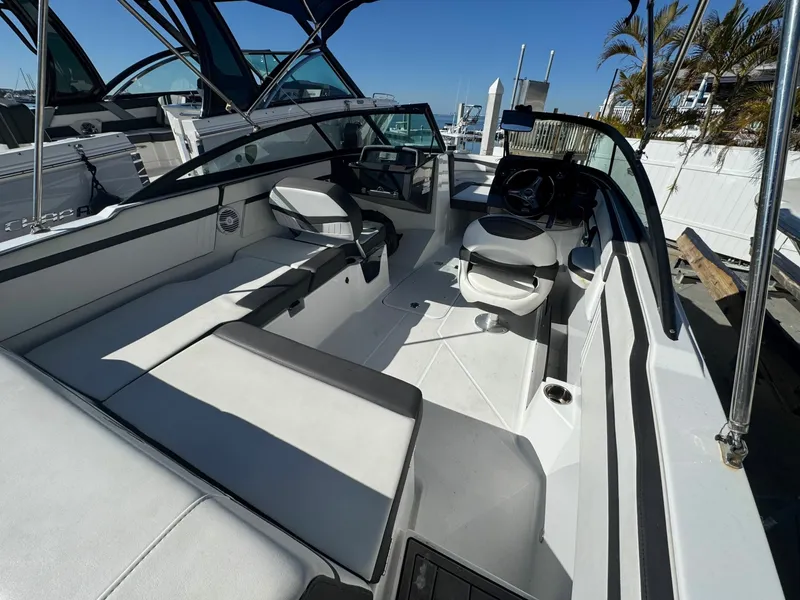 Slide: The Image of Monterey M-205 2020 - 8