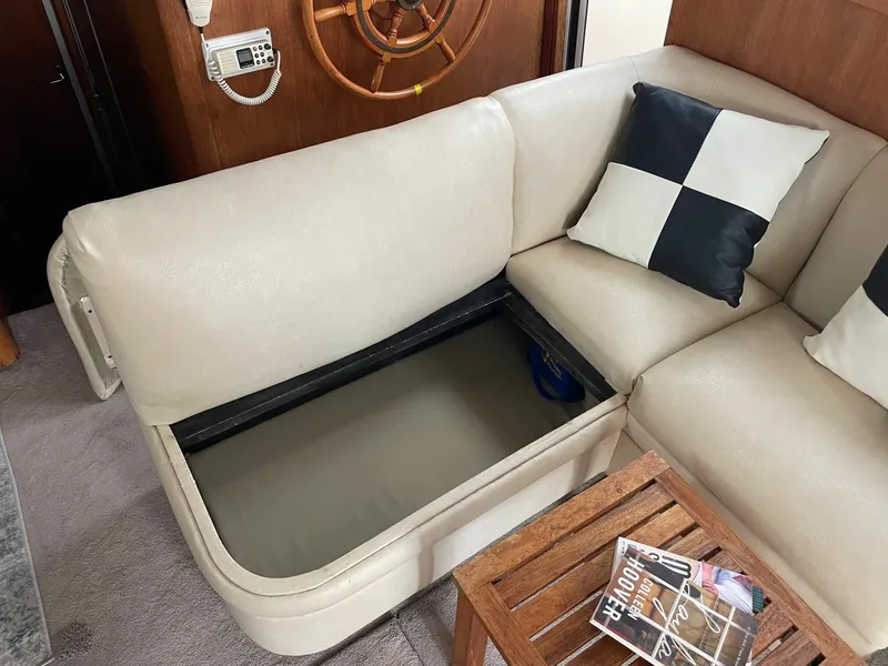 Slide: The Image of Mainship 350 Trawler 1998 - 10