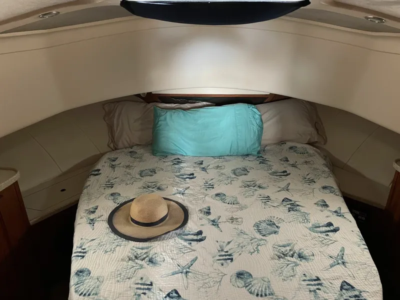 Slide: The Image of Mainship 350 Trawler 1998 - 12