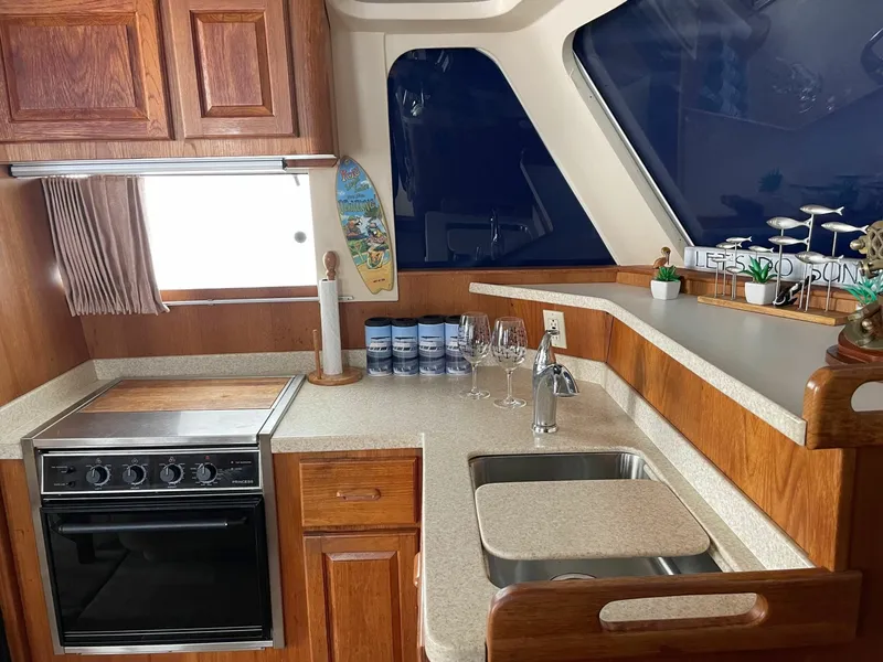 Slide: The Image of Mainship 350 Trawler 1998 - 6