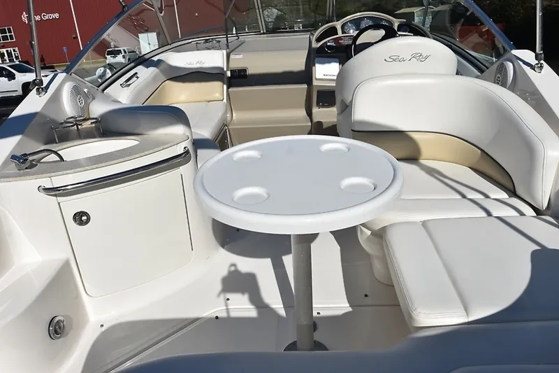 Slide: The Image of Sea Ray Sundancer 260 2008 - 8