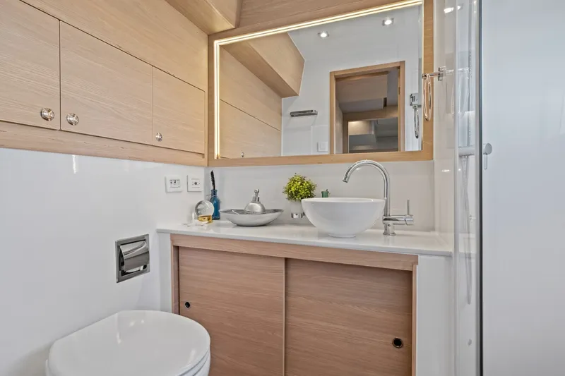Slide: The Image of Aquila 54 Yacht 2022 - 34
