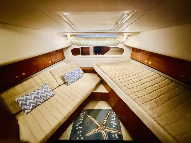 Slide: The Image of Sea Ray 390 Motor Yacht 2004 - 10