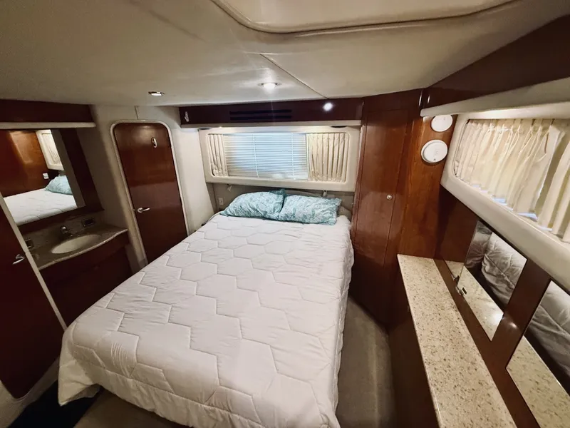 Slide: The Image of Sea Ray 390 Motor Yacht 2004 - 12