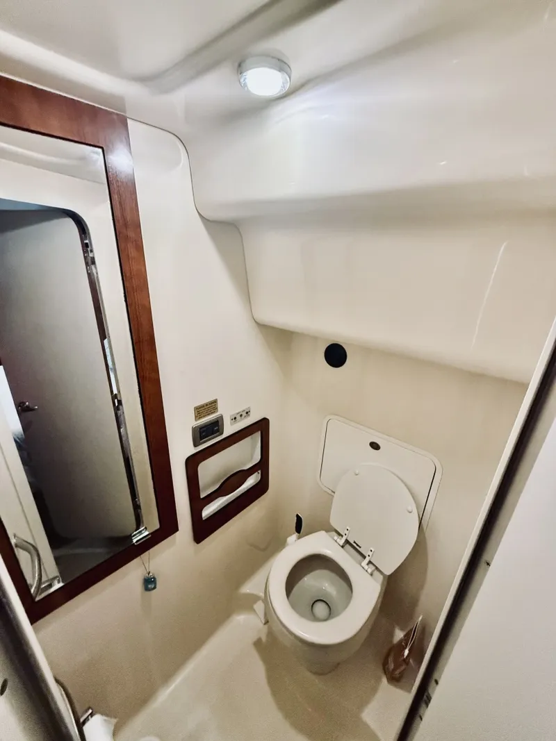 Slide: The Image of Sea Ray 390 Motor Yacht 2004 - 14