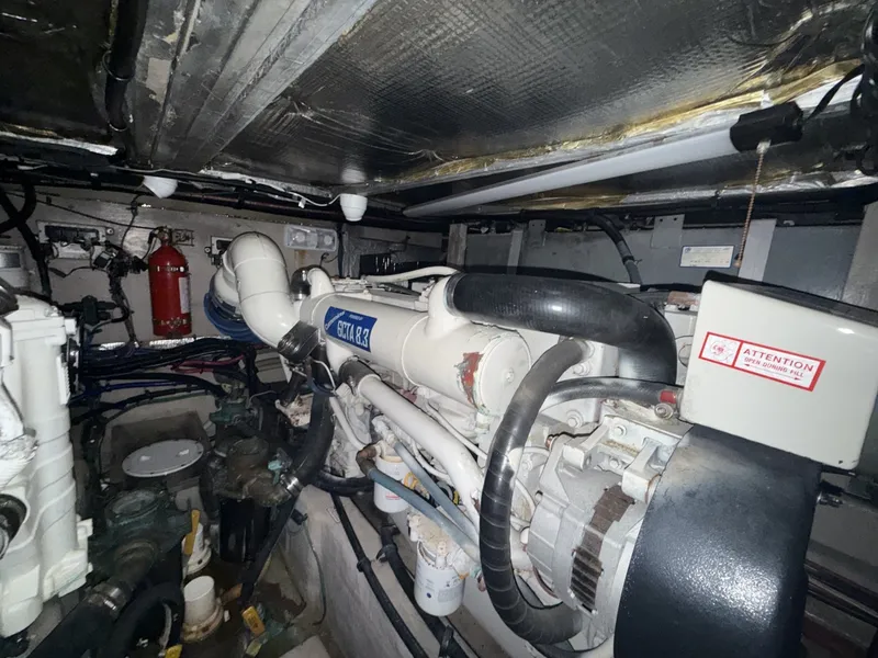 Slide: The Image of Sea Ray 390 Motor Yacht 2004 - 17