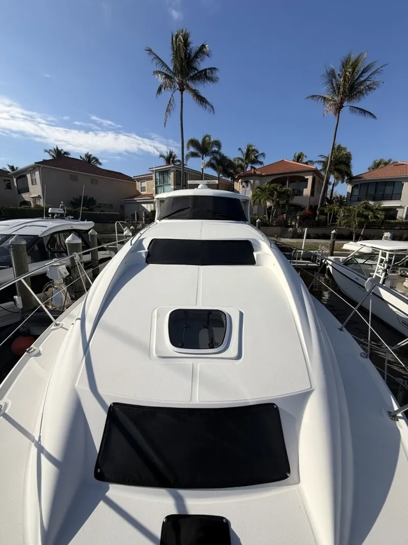 Slide: The Image of Sea Ray 390 Motor Yacht 2004 - 25