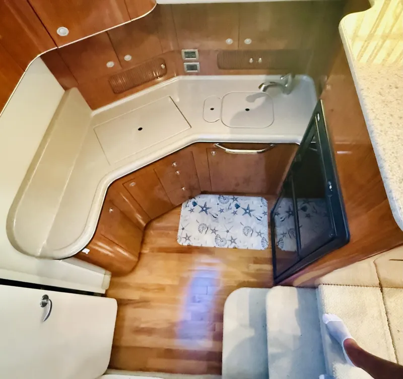 Slide: The Image of Sea Ray 390 Motor Yacht 2004 - 8