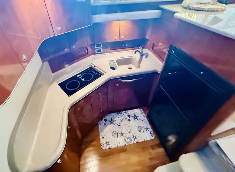 Slide: The Image of Sea Ray 390 Motor Yacht 2004 - 9