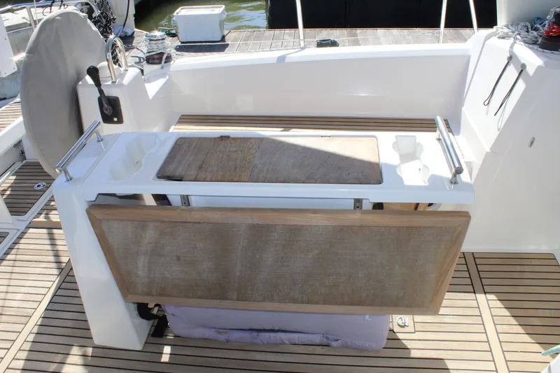Slide: The Image of Beneteau 35 Oceanis 2016 - 11