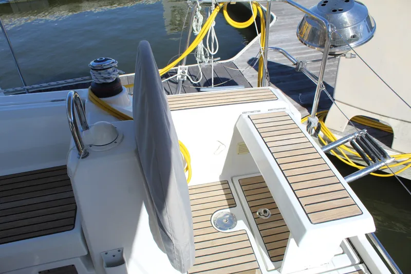 Slide: The Image of Beneteau 35 Oceanis 2016 - 15