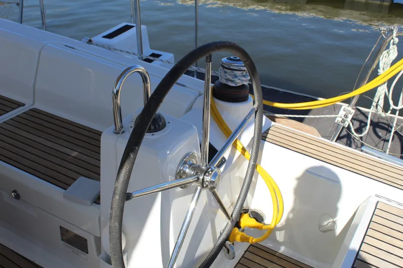 Slide: The Image of Beneteau 35 Oceanis 2016 - 18