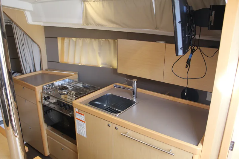 Slide: The Image of Beneteau 35 Oceanis 2016 - 24