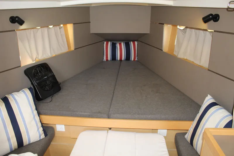Slide: The Image of Beneteau 35 Oceanis 2016 - 25