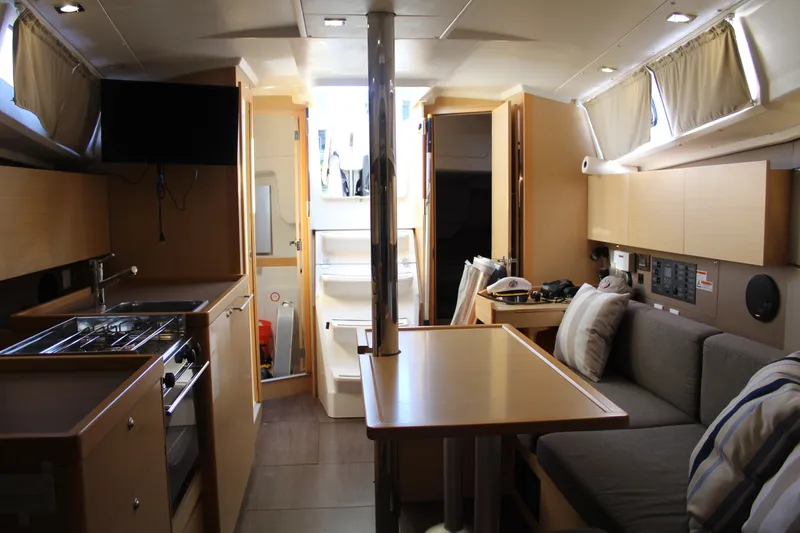 Slide: The Image of Beneteau 35 Oceanis 2016 - 26