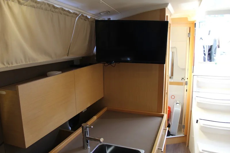 Slide: The Image of Beneteau 35 Oceanis 2016 - 28