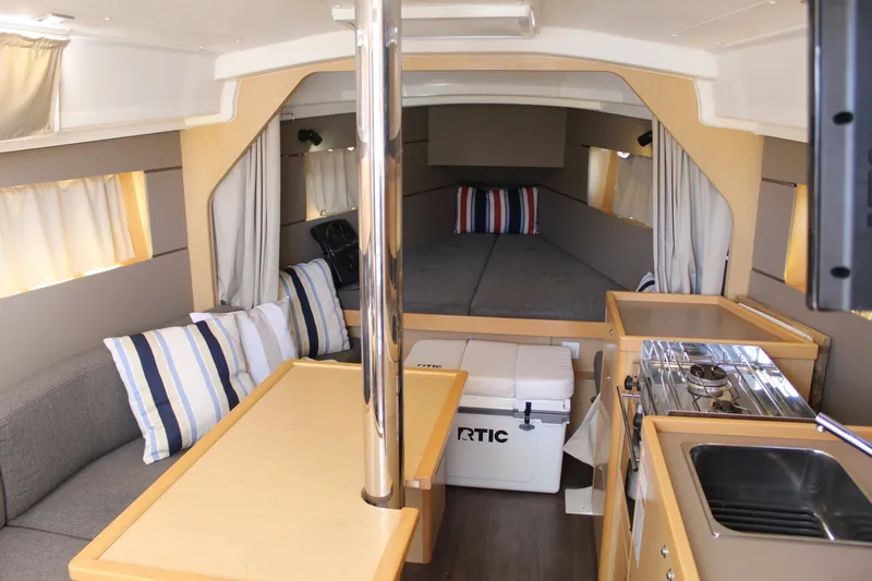 Slide: The Image of Beneteau 35 Oceanis 2016 - 30