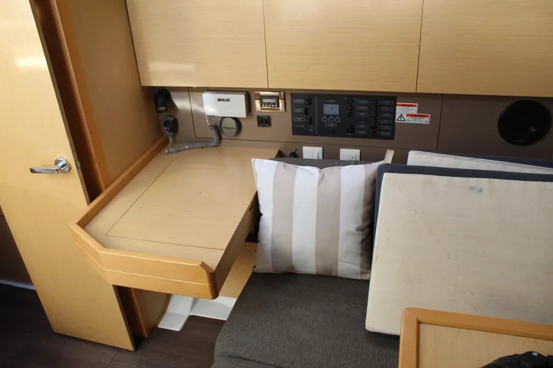 Slide: The Image of Beneteau 35 Oceanis 2016 - 31