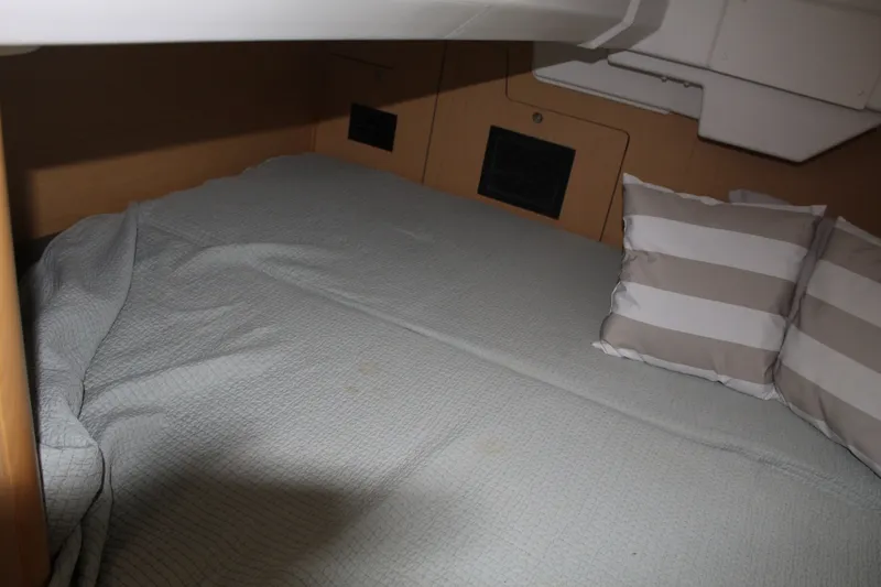 Slide: The Image of Beneteau 35 Oceanis 2016 - 35