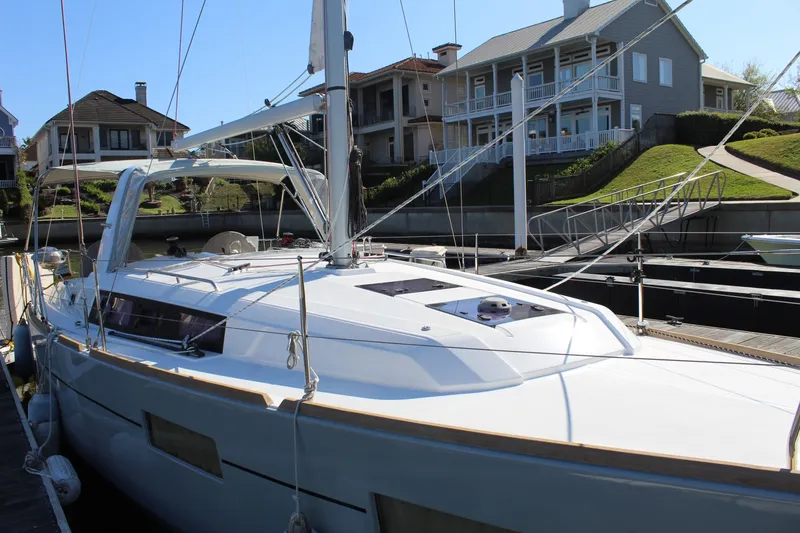 Slide: The Image of Beneteau 35 Oceanis 2016 - 9