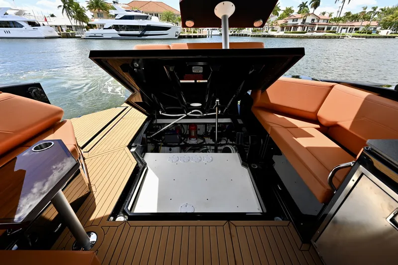 Slide: The Image of Cruisers 38 GLS OB 2022 - 34