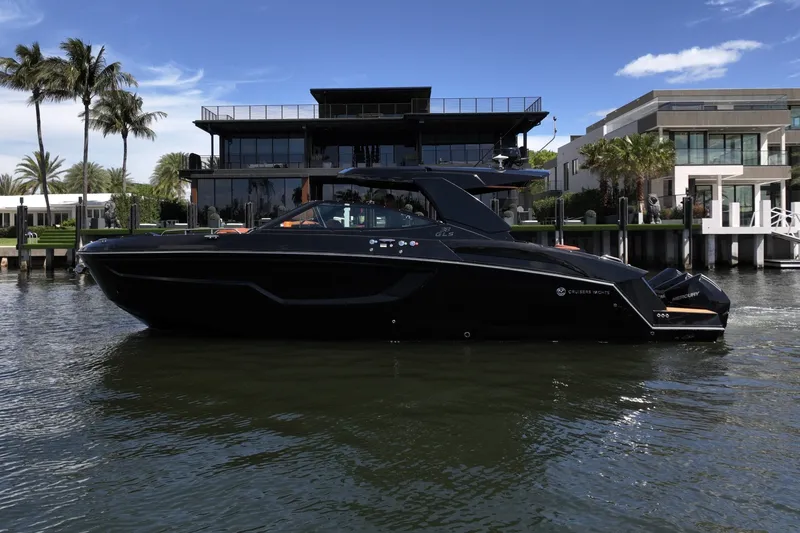 Slide: The Image of Cruisers 38 GLS OB 2022 - 43