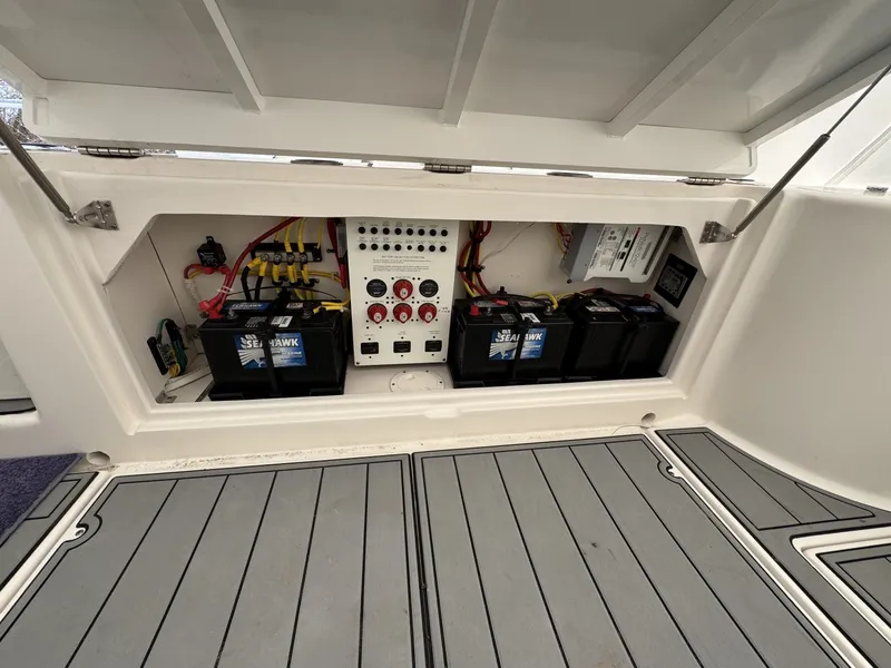 Slide: The Image of Robalo 305 2018 - 15
