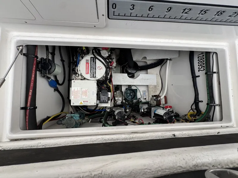 Slide: The Image of Robalo 305 2018 - 17