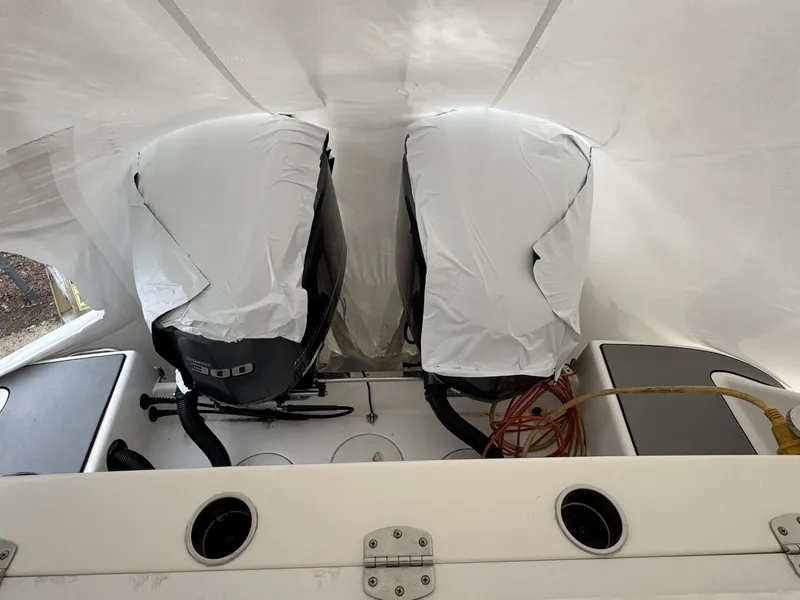 Slide: The Image of Robalo 305 2018 - 5