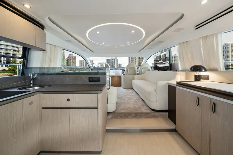 Slide: The Image of Azimut 53 FLY 2023 - 33