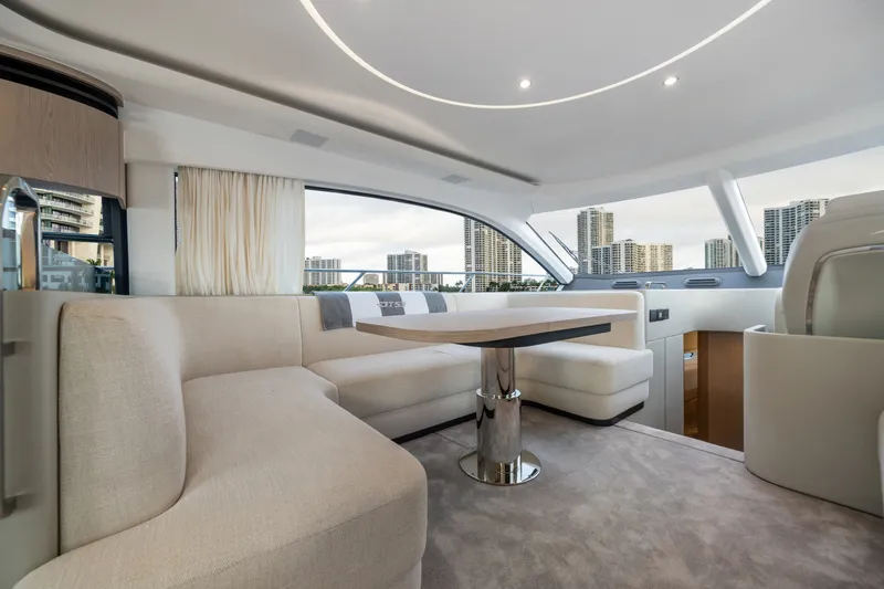 Slide: The Image of Azimut 53 FLY 2023 - 35