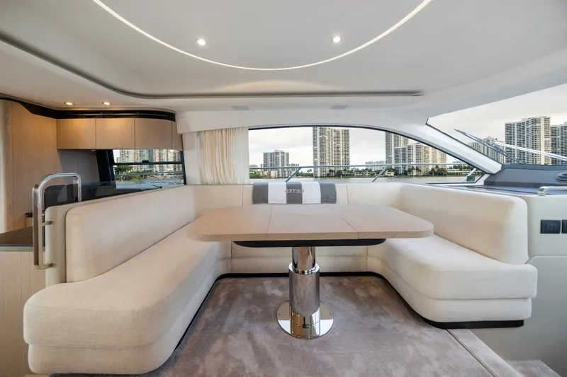 Slide: The Image of Azimut 53 FLY 2023 - 36