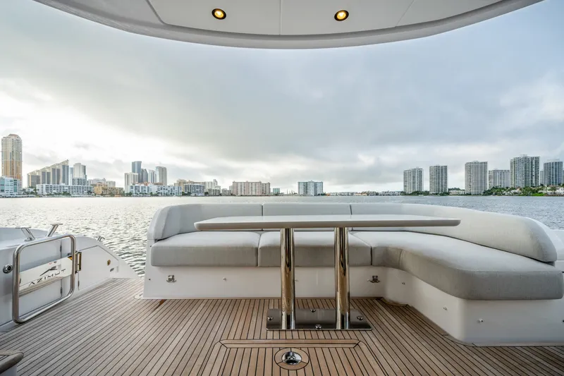 Slide: The Image of Azimut 53 FLY 2023 - 40