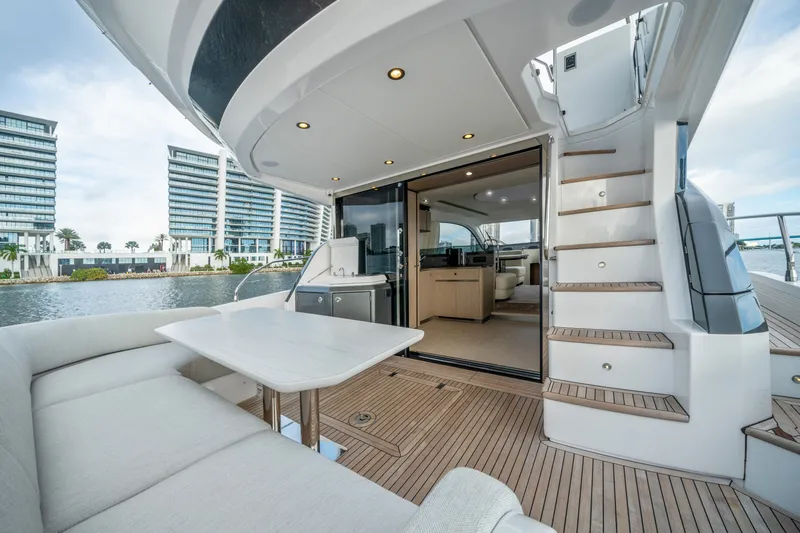Slide: The Image of Azimut 53 FLY 2023 - 42