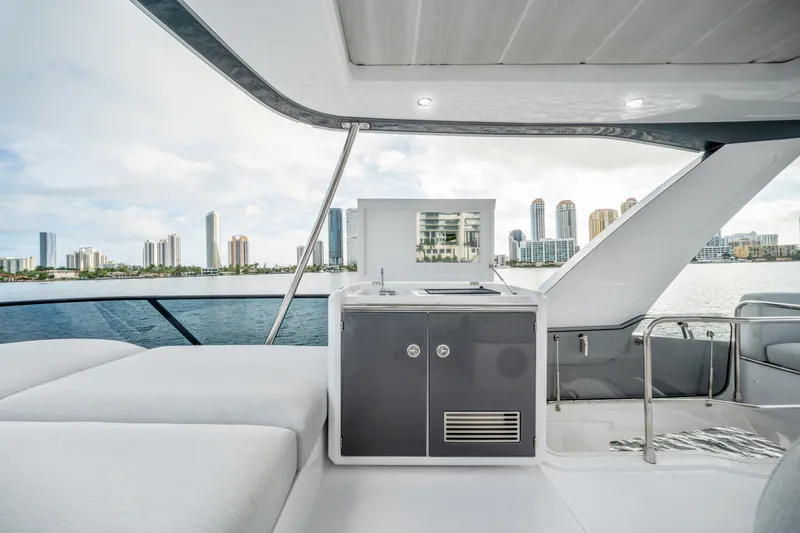 Slide: The Image of Azimut 53 FLY 2023 - 50