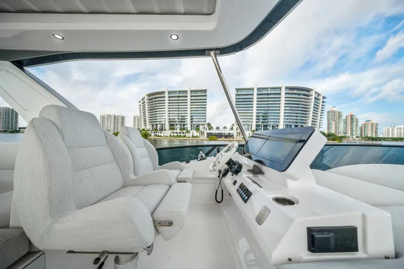 Slide: The Image of Azimut 53 FLY 2023 - 51