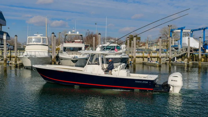 The Image of Regulator Marine 34CC 2020 - 0