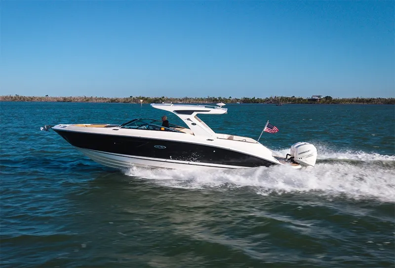 Slide: The Image of Sea Ray SLX 350 Outboard 2023 - 10