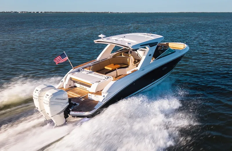 Slide: The Image of Sea Ray SLX 350 Outboard 2023 - 28