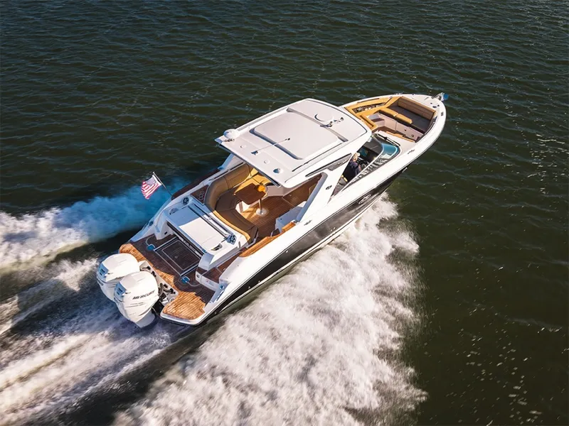 Slide: The Image of Sea Ray SLX 350 Outboard 2023 - 39
