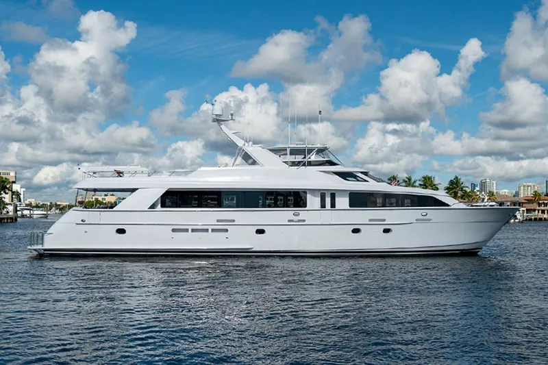 The Image of Hatteras 100 Raised Pilothouse 2003 - 0