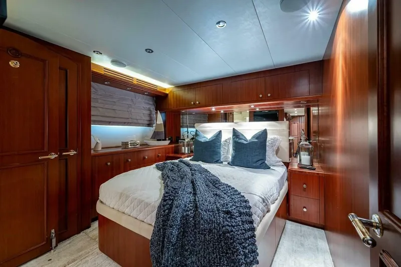 Slide: The Image of Hatteras 100 Raised Pilothouse 2003 - 12