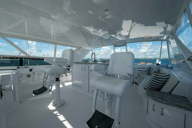 Slide: The Image of Hatteras 100 Raised Pilothouse 2003 - 16
