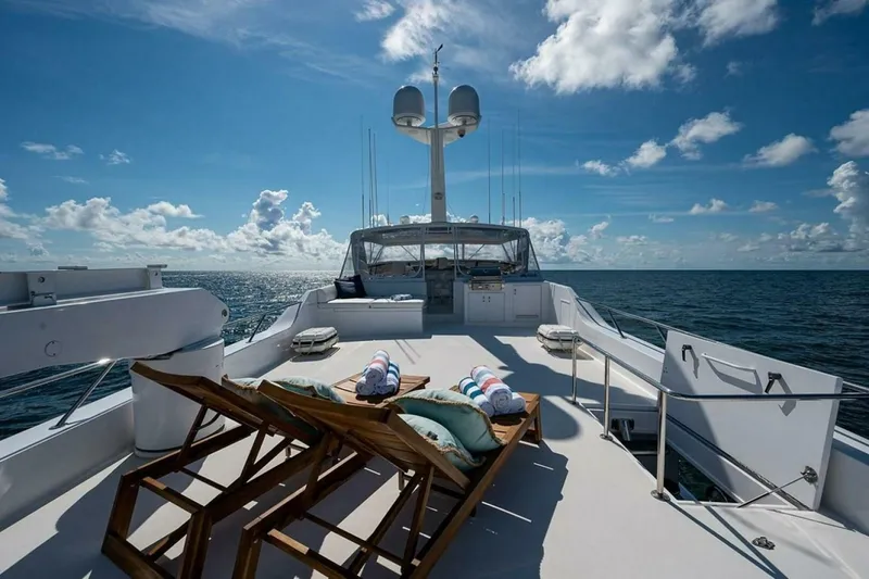 Slide: The Image of Hatteras 100 Raised Pilothouse 2003 - 18