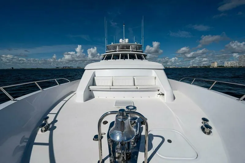 Slide: The Image of Hatteras 100 Raised Pilothouse 2003 - 19