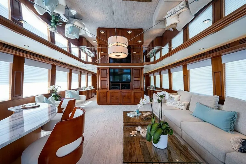 Slide: The Image of Hatteras 100 Raised Pilothouse 2003 - 2