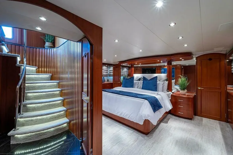 Slide: The Image of Hatteras 100 Raised Pilothouse 2003 - 7