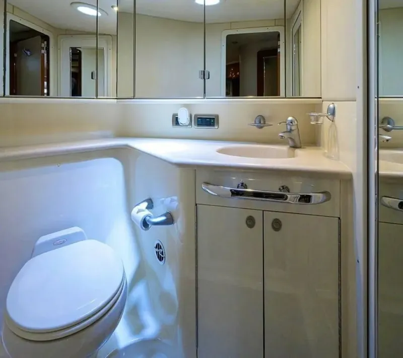 Slide: The Image of Sea Ray 550 Sundancer 2004 - 18